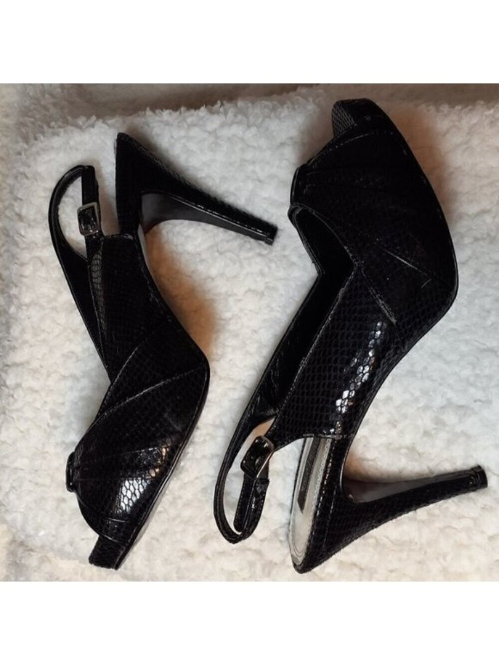 "WHITE House Black Market" 9M Black Heels